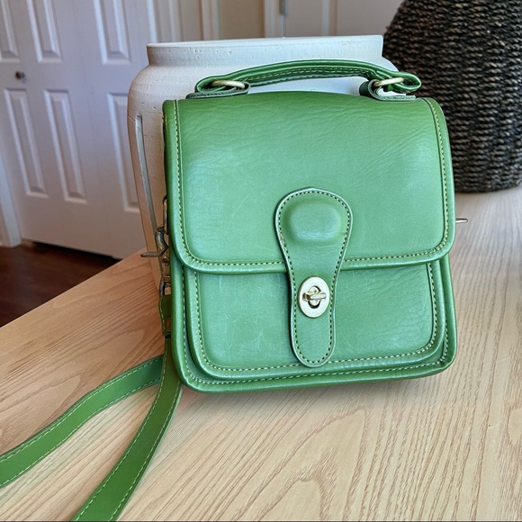 Vintage Handbags - Vintage Turnlock Top Handle Kelly Green Crossbody Bag